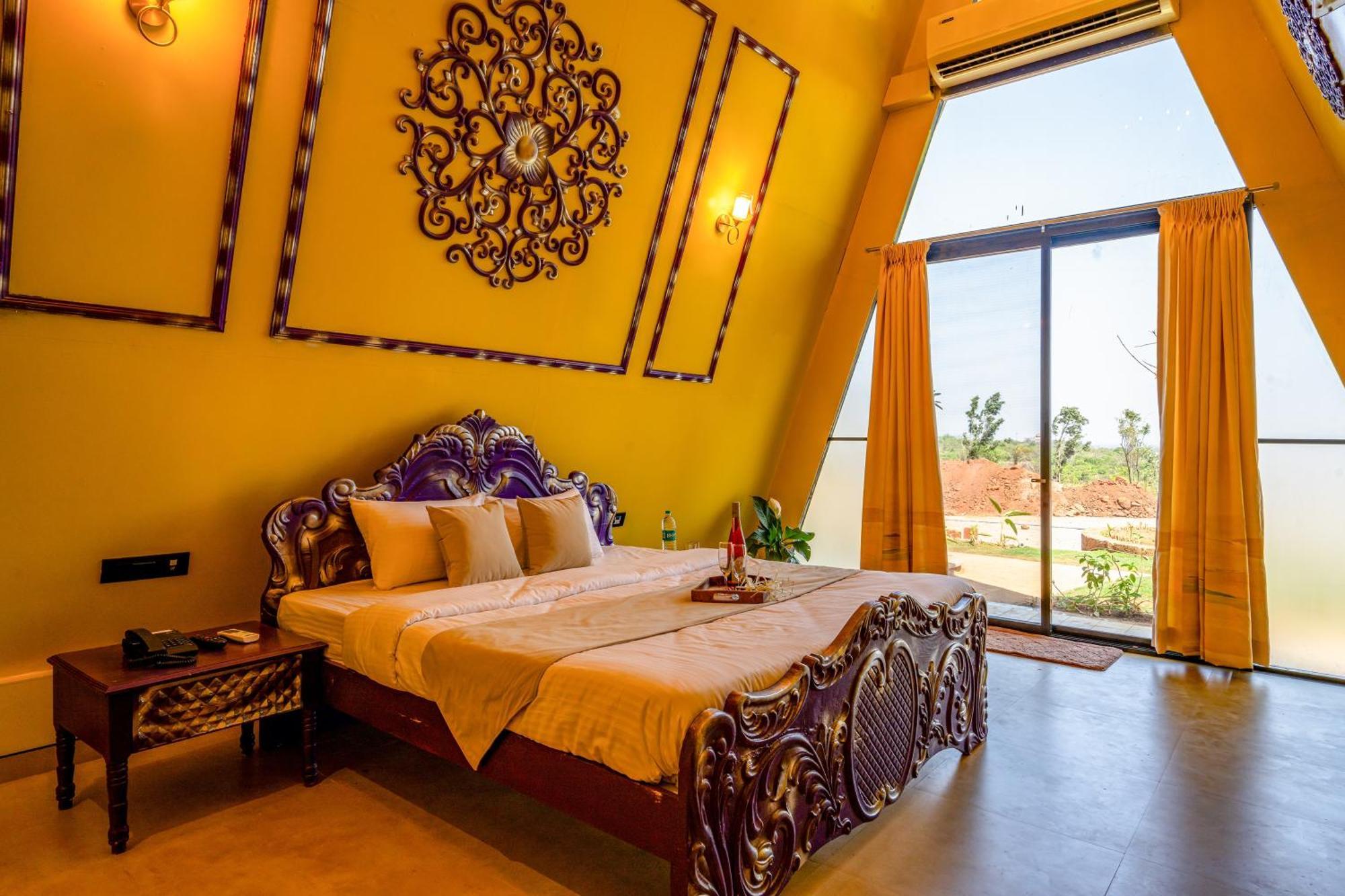 Dio Regaalo Theme Resort, Ratnagiri Exterior photo